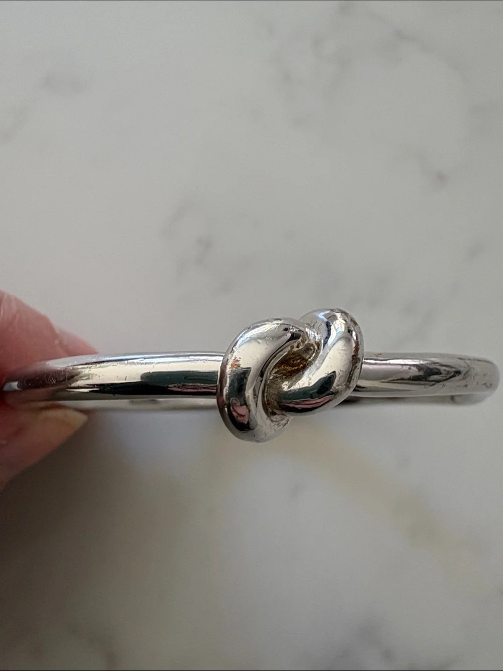 kate spade silver sailor’s knot hinged bangle bracelet - polished silver-tone - Picture 4 of 7